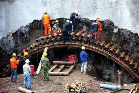 九江隧道钢花管支护案例